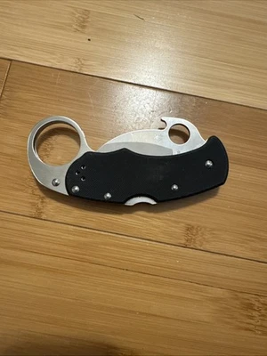 Spyderco Karahawk Folding Knife - DISCONTINUED - Image 1 of 2