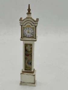 Ideal Petite Princess Fantasy Puppenhaus Möbel Standuhr - Bild 1 von 7