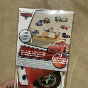 25 Disney Pixar Autos Peel Stick Wandtattoo Rennen Lightning Mcqueen Mater USA - Bild 1 von 5