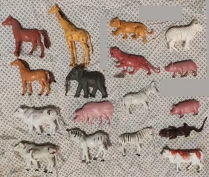 Lotto di 17 animali giocattolo in plastica dura - Varie specie differenti Savana - Foto 1 di 1