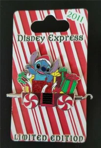 Disney 2011 Holiday Christmas Express Train - Santa Stitch & Gifts LE Pin - Imagen 1 de 1