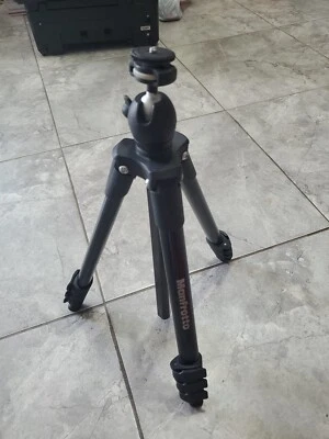 Manfrotto Compact Light tripod  Aluminum 4-stage MKCOMPACTLT-BK  Black  - Image 1 of 4
