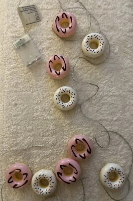9-Light White and Pink Donut Light Set **read - Image 1 of 4