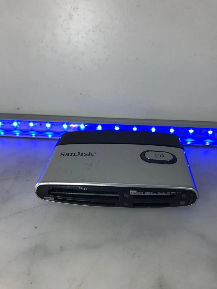 SanDisk ImageMate 12 in 1 SDDR-89 V4 USB 2.0 Card Reader P/N: 20-90-03103 #193 - Image 1 of 1