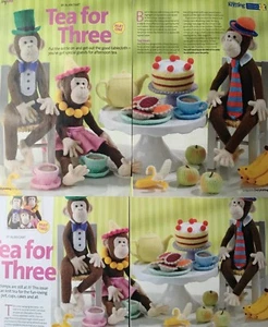 STRICKANLEITUNG Alan Dart Tee für drei - Schimpanse Spielzeug Tee Party Kuchen Teekanne 33cm - Bild 1 von 12