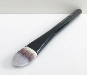 1x NAPOLEON PERDIS Artist Foundation Brush, Brand NEW! - Picture 1 of 6