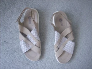 Earth Spirit Adjustable Strap Sandals - Taupe with Woven Silver Color - Size 7 - Picture 1 of 5