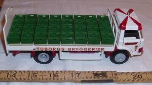 TEKNO HOLLAND 920 FORD D 800 GRON TUBORG BEER TRUCK DIECAST TOY WHITE & GREEN - Picture 1 of 5