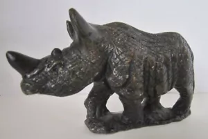 Jabón oscuro tallado a mano rinoceronte de piedra - Imagen 1 de 5