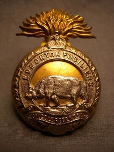 EDMONTON FUSILIERS WWII CAP BADGE M150b WRONG MOTTO ERROR DEUMCOLE REGENT SERVA - Picture 1 of 11