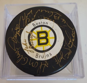 DON CHERRY GERRY CHEEVERS JOHN BUCYK DEREK SANDERSON + SIGNED BOSTON BRUINS PUCK - Picture 1 of 5