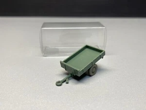 PKW Einachsanhänger Pritsche offen Auto Allzweck Anhänger grün Wiking H0 1:87  - Bild 1 von 12