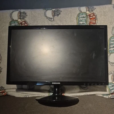 Samsung S22D300 - Image 1 of 2