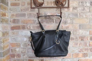 Cole Haan schwarz genarbtes Leder Schultertasche Umhängetasche/Geldbörse gebraucht, in einwandfreiem Zustand - Bild 1 von 21