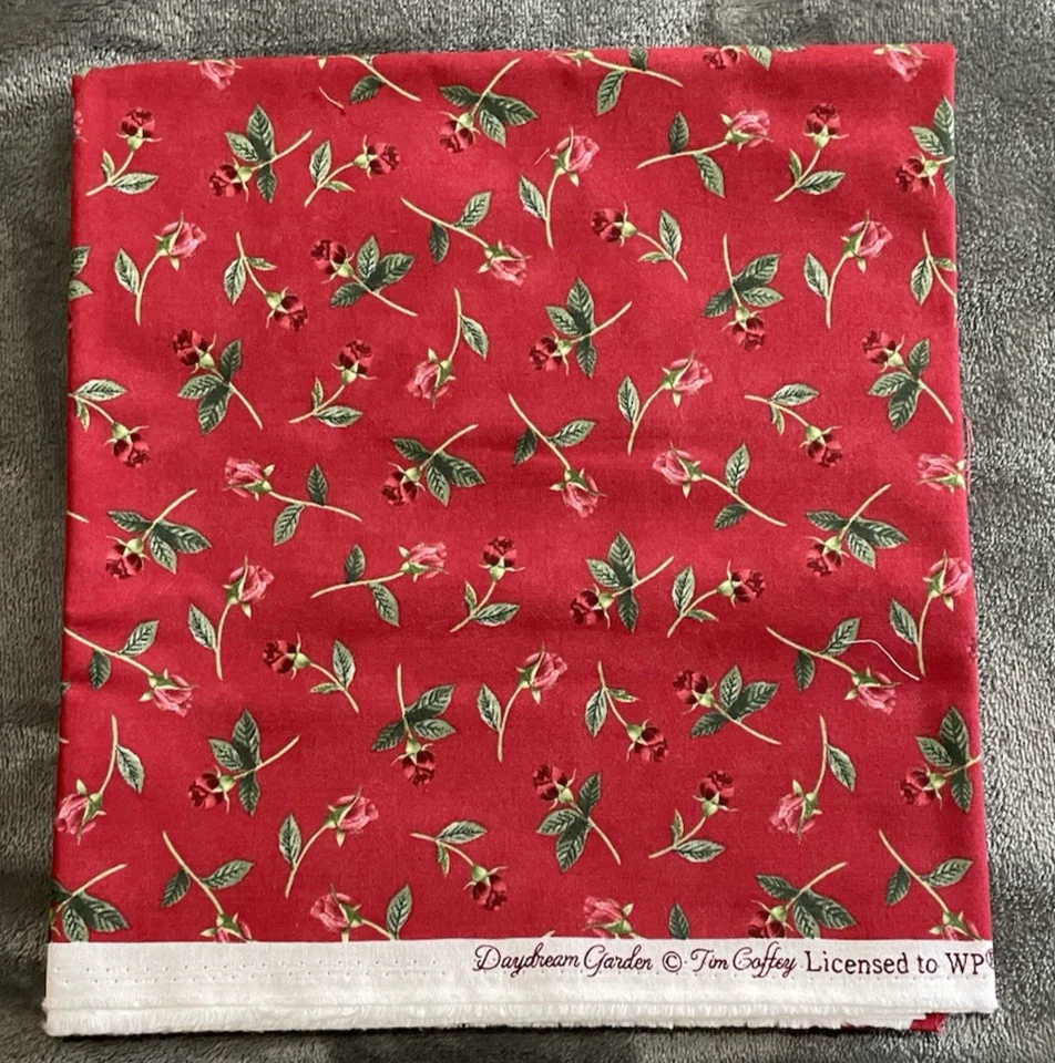 Tela roja Wilmington Prints Daydream Garden Roses 1 yarda X 43 pulgadas de ancho Foto 1 de 4
