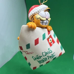 Enesco's "Treasury of Christmas Ornaments" 1981 "Garfield Special Delivery"  - Bild 1 von 2