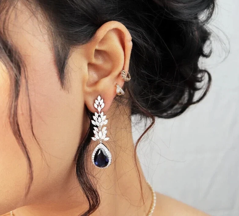 Pendientes de araña para boda pera zafiro natural y diamante oro blanco de 14 k Foto 1 de 4