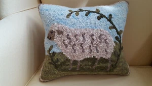 Buttermold Sheep Rug Hooking Paper Pattern - Prairie Road Designs - Picture 1 of 2