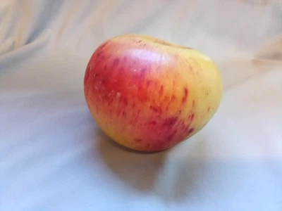 Manzana de alabastro tallada italiana vintage Foto 1 de 4