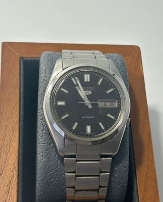 Seiko 5 Automatic Black Dial Men’s Watch 7009-821A Vintage Japan Made WORKING - image 1 of 4