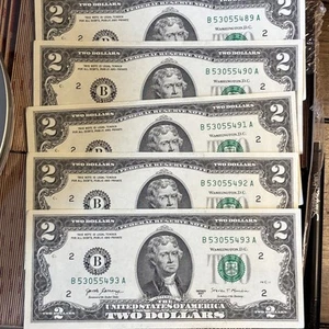 5 Sequential $2 Notes (89-93) Series 2017A Very Good Condition! - Picture 1 of 2