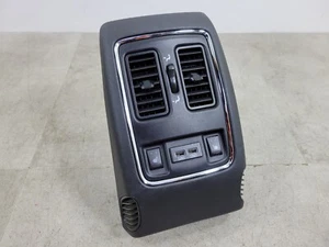 JEEP GRAND CHEROKEE WK2 13-16 CENTRE CONSOLE REAR AIR VENT WITH 2x USB SOCKETS - Picture 1 of 13