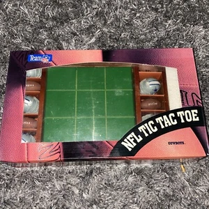 NFL, Tic Tac Toe, Cowboys Helmets vs NFL Football, Edición 1993 Madera Dura, - Imagen 1 de 5