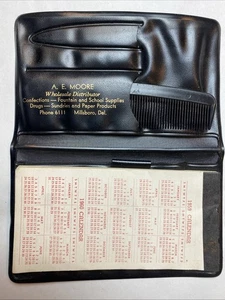 A.E. Moore Werbestück 1959 Millsboro Delaware Notizbuch Kamm Halter Buch - Bild 1 von 10