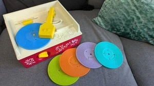 Vintage 1971 Working Vintage Fisher Price 995 Wind up Music Box Record Player - Picture 1 of 9