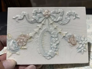 ~ LOTE DE 16 AZULEJOS ANTIGUOS ORNAMENTADOS MULTICOLORES TRENT ~ 4,25 X 6 ~ SALVAMENTO - Imagen 1 de 12
