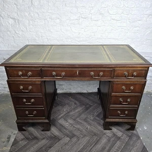 Twin Pedestal Green Leather Top Vintage Captains Desk w/ Key - Free UK Delivery - Picture 1 of 19