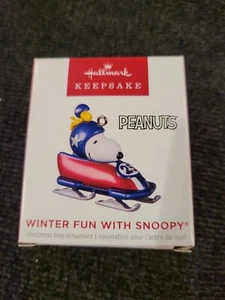 2022 Hallmark WINTER FUN WITH SNOOPY #25 in the series MINIATURE Ornament New - Picture 1 of 3
