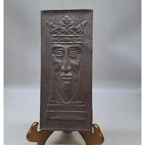 Aluguss Plakette Kunst Gesicht Königin Schach Mittelalter Mid Century Modern Dekor - Bild 1 von 6