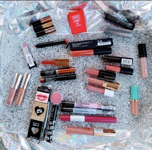 Mixed Makeup Lot 25 {Lipstick,Lip Gloss, Lip & Eye Glitter, Under Eye Corrector} - Picture 1 of 4