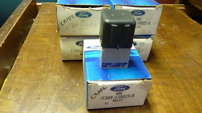 NUEVO RELÉ OEM Multiusos FORD F30Y13A025A F250 F350 Super Duty Cougar Mark S1 Foto 1 de 4