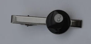 8-Ball Pool Quality Enamel Tie-pin - Picture 1 of 1