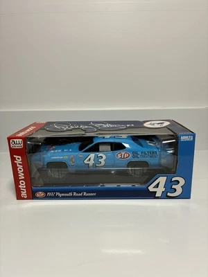 Auto World 1971 Plymouth Road Runner 426 C.I. #43 Richard Petty масштаб 1/18 - Изображение 1 из 4