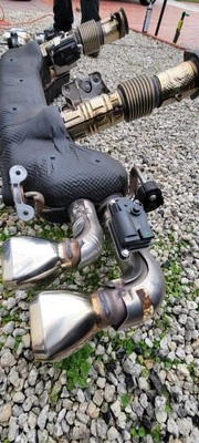 Chevrolet Corvette C8 Z51 2003 rendimiento OEM escape puntas plateadas válvula Chevy Foto 1 de 4