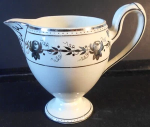 WEDGWOOD ''SILVER ROSE'' DESIGN MILK JUG, DATED 1931, AMH 7122, PERFECT - Picture 1 of 4