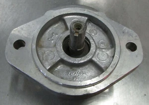 Ultra 1095G Hydraulic Gear Motor New Surplus // Y3 - Picture 1 of 11
