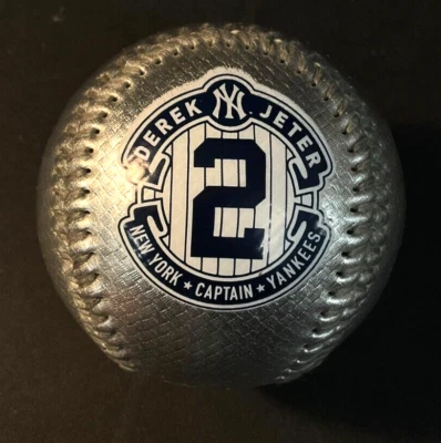 NY Yankees Derek Jeter Retiro Rawlings Recuerdo Coleccionable Béisbol NUEVO Foto 1 de 4