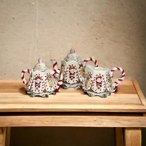 Cracker Barrel Weihnachten Zuckerstange Lane Teeservice Teekanne Milchkännchen & Zuckerüberzug - Bild 1 von 4