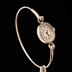 Small women's cocktail watch with gilding. Vintage women's mechanical wristwatch - Picture 1 of 3