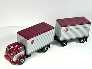 First Gear 19-0012 1953 White 3000 Freight Truck & 16' Trailer 1/34 Scale Model - Picture 1 of 23