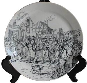Belle assiette faïence Creil & Montereau décor de Ch Hamlet Le Montreur d'ours 9 - Picture 1 of 9