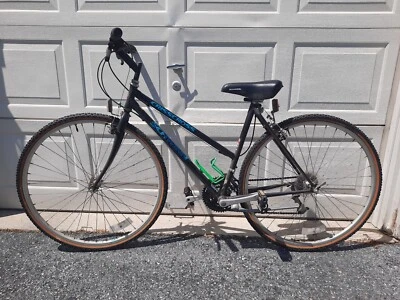 Schwinn CrissCross Hybrid Bike Retro 1993 Black Women's - Image 1 of 4