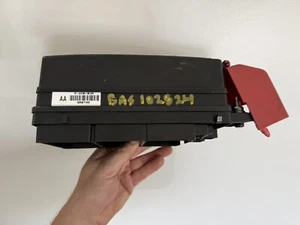2008-2011 Buick Lucerne Cadillac DTS Rear Under Seat Fuse Box Relay 13697145 - Picture 1 of 4