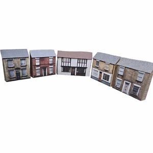 Paquete de 5 modelos de tarjetas de bajo relieve TT Gauge Houses escala 1/120 modelo ferroviario S12 - Imagen 1 de 9