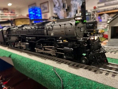 Lionel 6-28064 UP 4-6-6-4 Challenger Steam Locomotive & Tender #3985 LN/BOX - Image 1 of 4