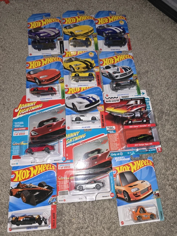 Lote de 13 Dodge Viper Hot Wheels. 4 Preimums.  9 ML Foto 1 de 3